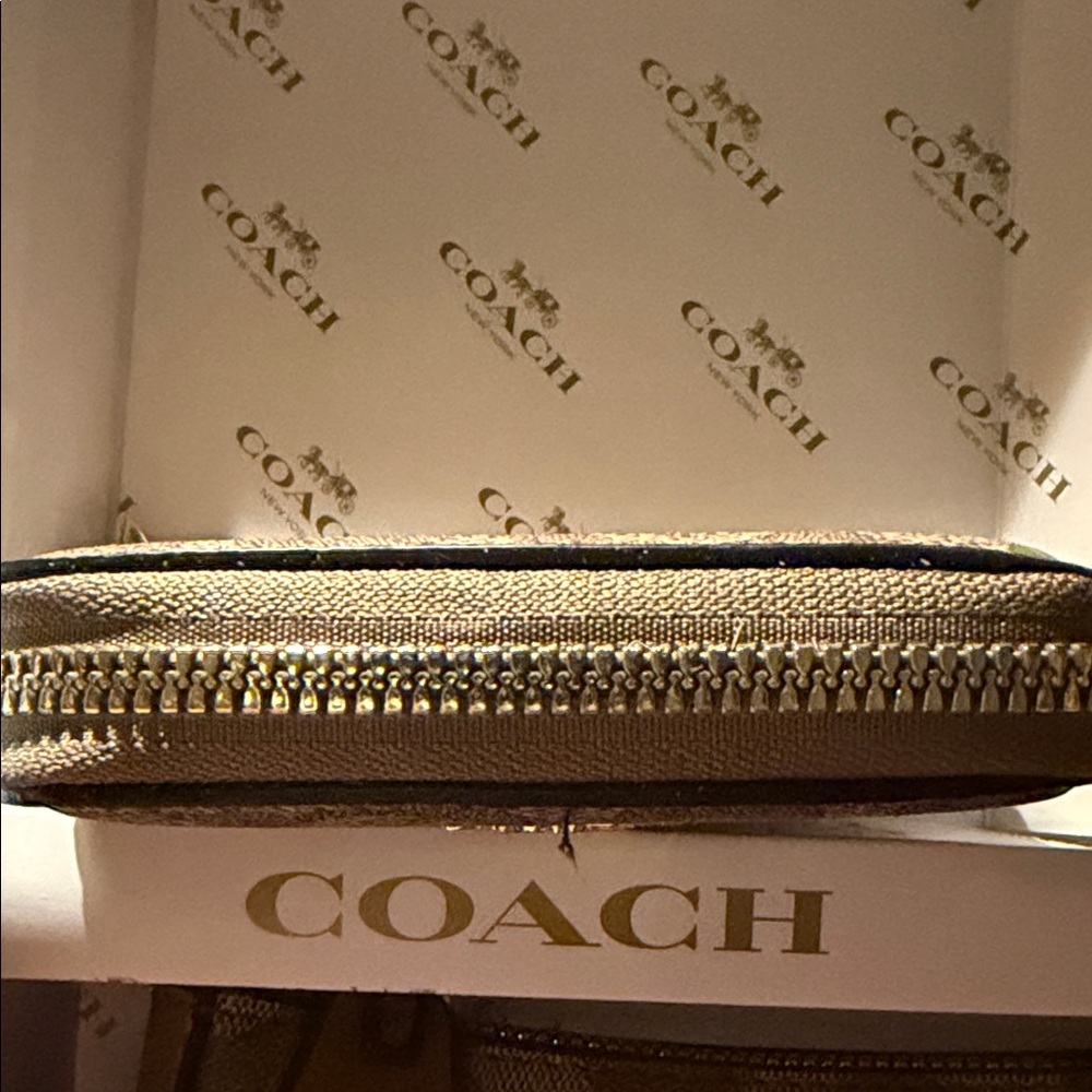 COACH Brown Signature Canvas Crossbody with Pink Heart Print purse. , wallet and - Picture 3 of 9